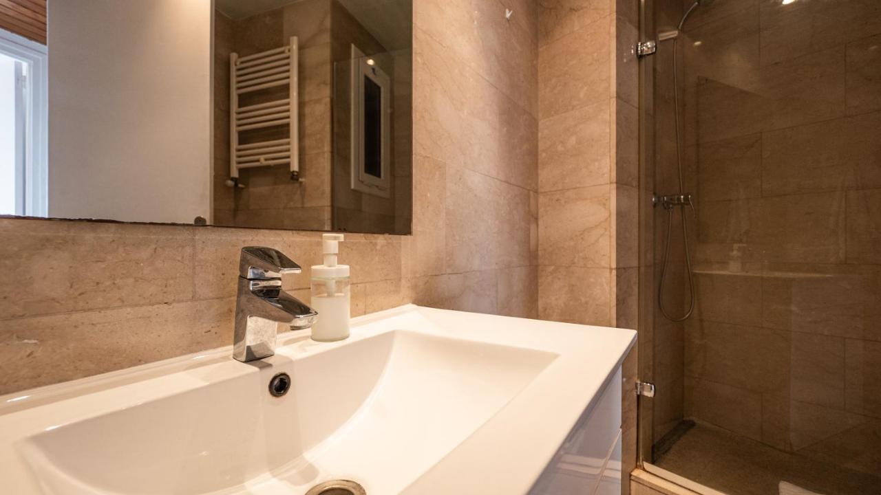 Bed&bcn Glories Apartment Barcelona